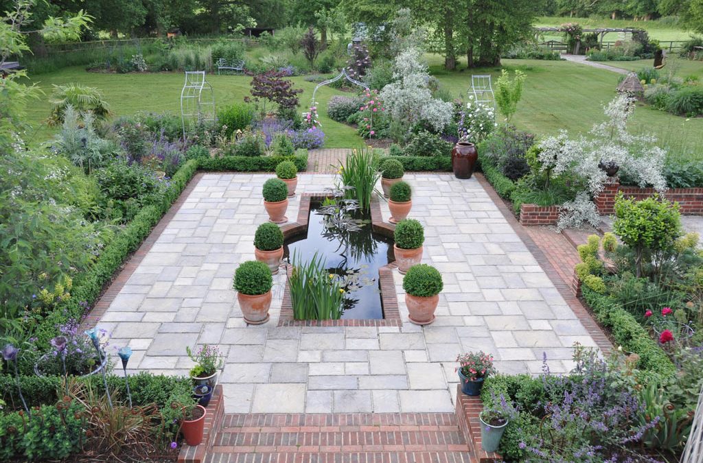Lutyens’ style pool and terrace